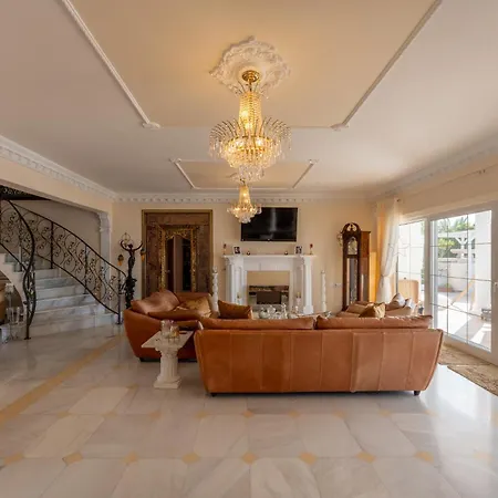 Private Luxury With Jacuzzi, Beach Bar, Pool Villa